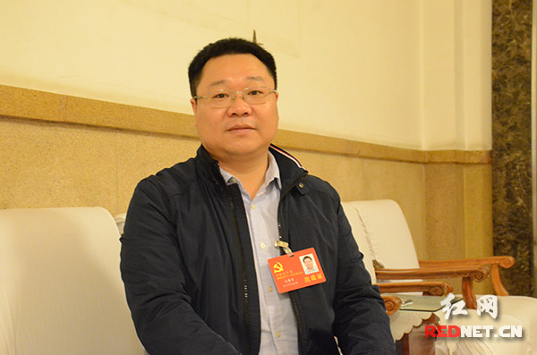  p>冯赛军,男,汉族,湖南长沙县人,1979年6月出生,2005年12月参加工作