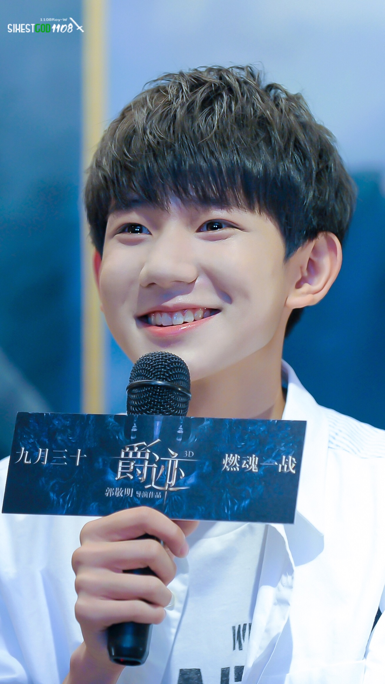 p></p></a>王源,2000年11月8日出生于重庆,中国内地男歌手,演员,主持人,作家