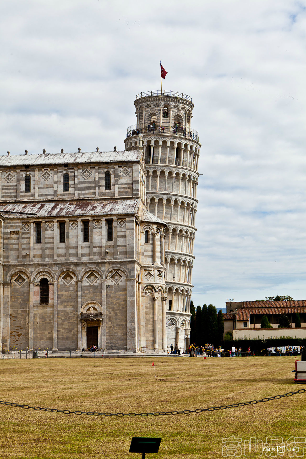 p>比萨斜塔(意大利语:torre pendente di pisa或torre di pisa,英语