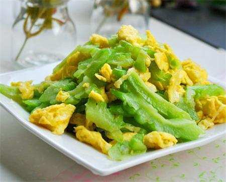 豆瓣苦瓜炒鸡蛋