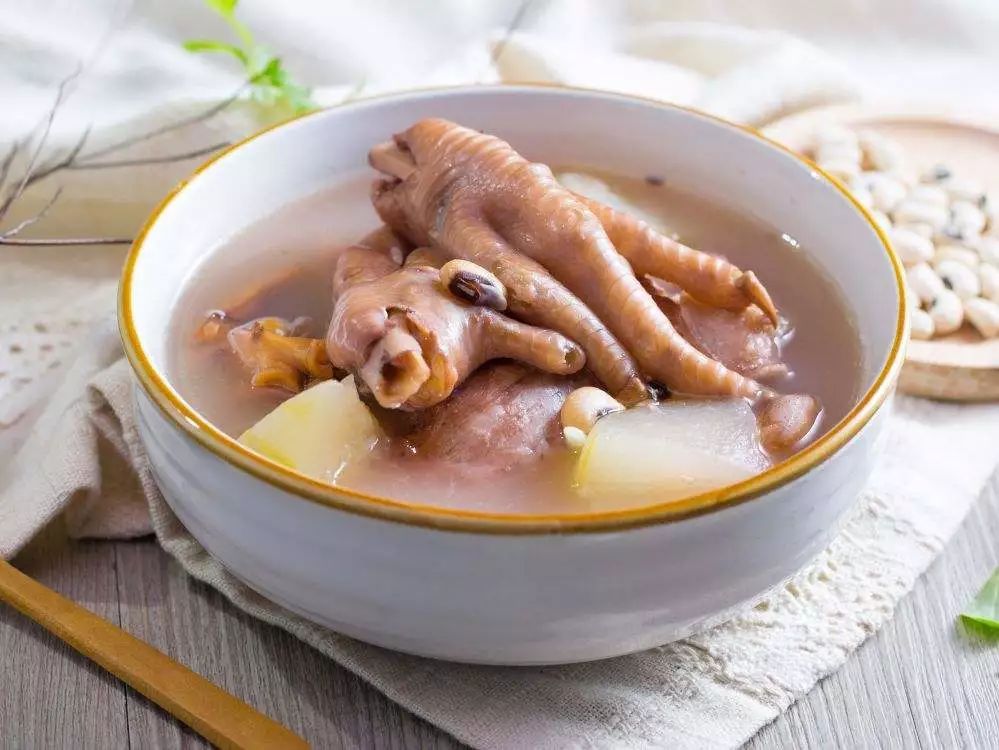 鲜山鸡脚汤