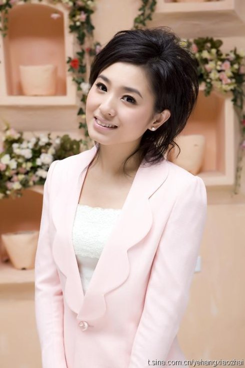  p>翟毓红 ,出生于黑龙江省哈尔滨市,黑龙江电视台主持人.