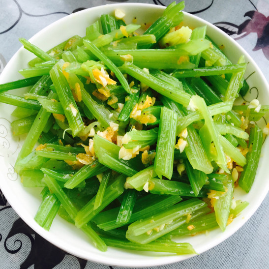 芹菜炝虾米