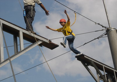 户外儿童拓展活动游戏_公司户外拓展_卓越领导力拓展户外培训