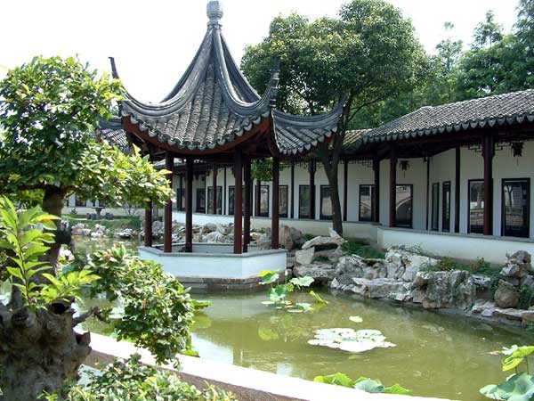 p>静思园景区位于苏州市吴江近郊,同里古镇往西3公里处,占地100余亩.