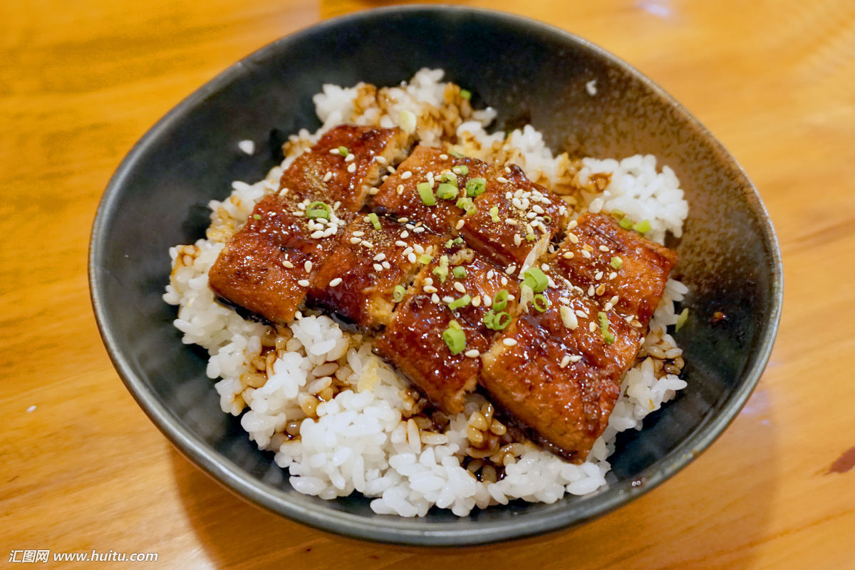 烤鳗鱼饭