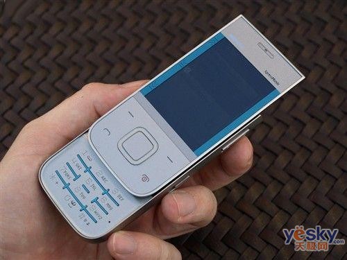  p>诺基亚5330xm,2009年上市的3g手机,音乐手机,采用2.