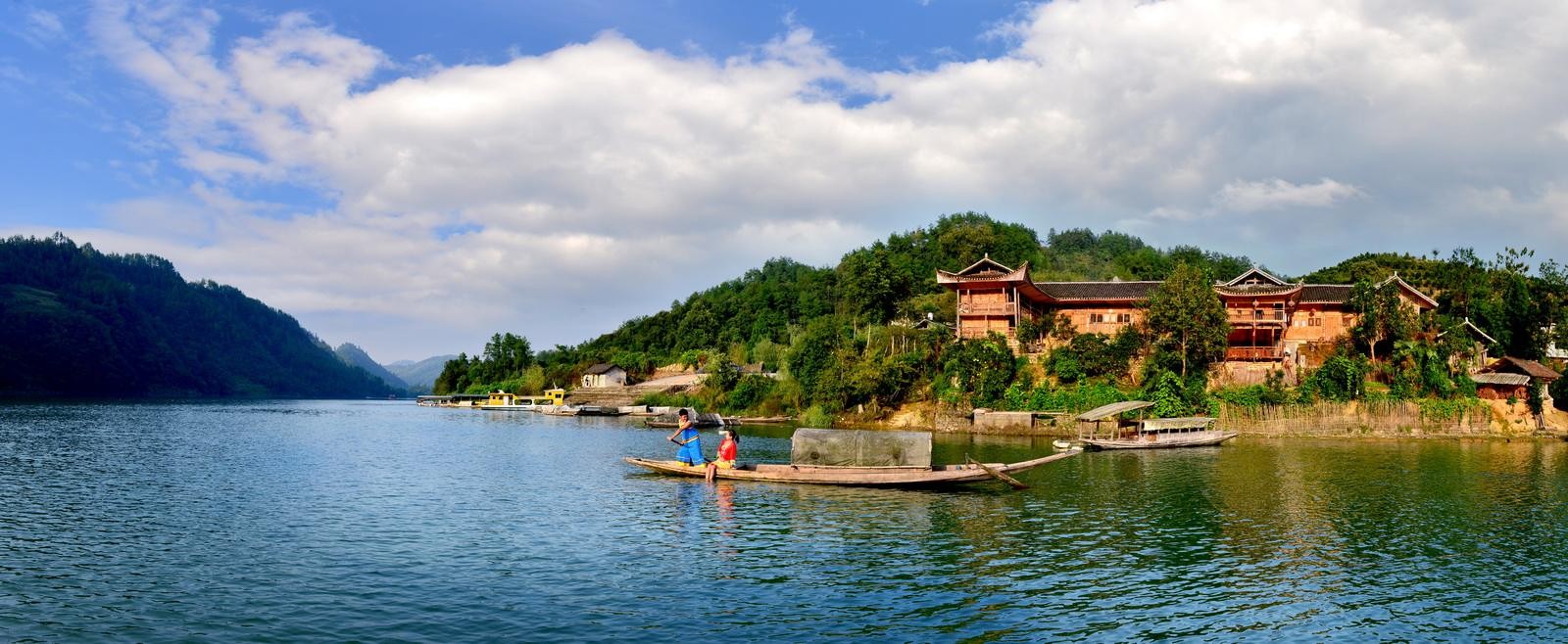 p></p></a>湖南平江黄金河国家湿地公园位于湖南省岳阳市平江县,总面积637.