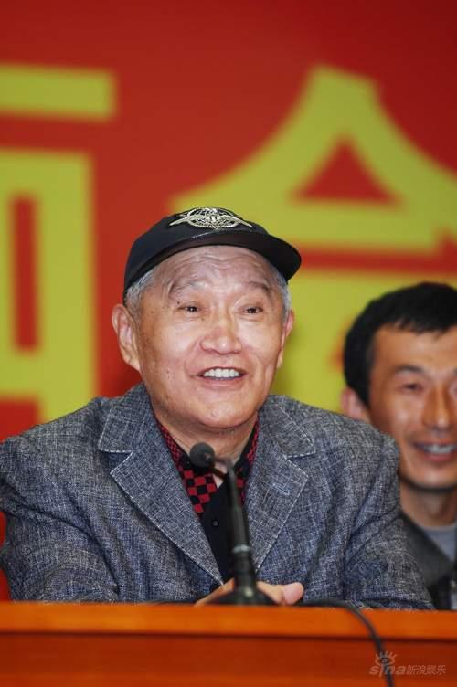 p>牛犇(bēn,原名张学景,1935年7月9日出生于天津市,中国内地男演员
