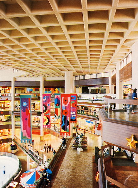 香港岛 /a>东区鲗鱼涌的大型住宅屋苑,占地面积为53亩,由太古地产兴建