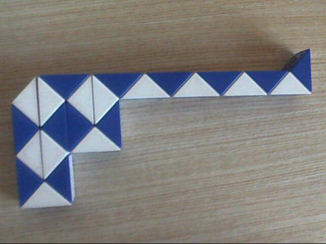  p>魔尺rubiks snake(官方名称是rubiks twist)是由 a href="#"