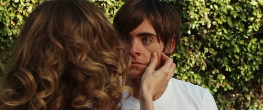 《重返17岁》是2009年出品的一部青春喜剧电影,由波尔·斯蒂尔斯执导