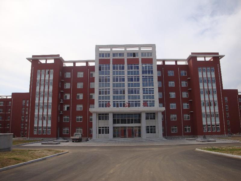  p>荣成市实验中学始建于1986年7月,是一所公办初级中学.