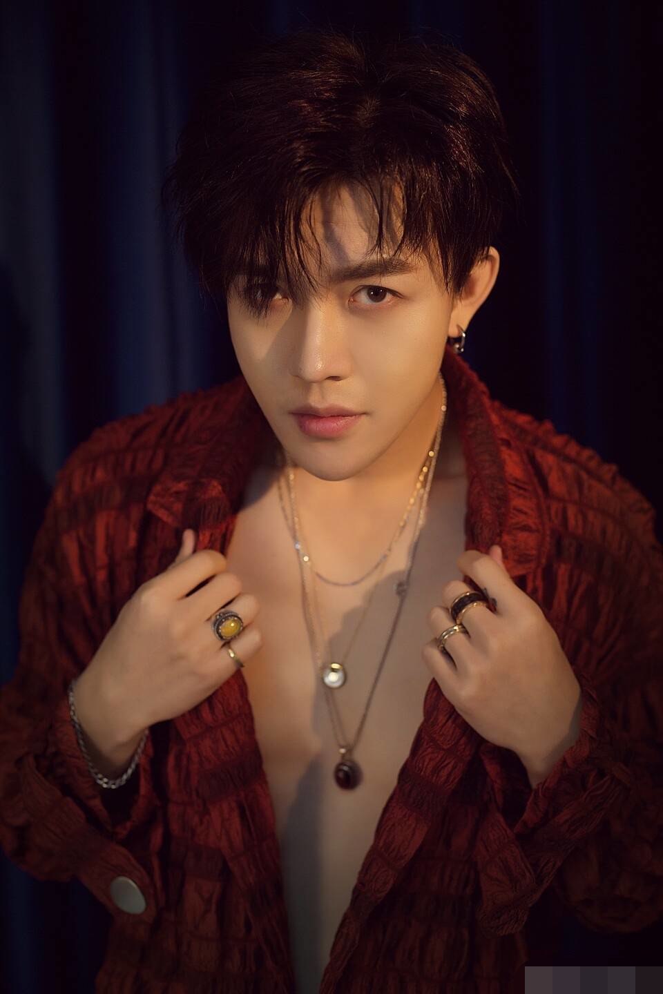  p>齐晨君(君君),出生于新疆克拉玛依,北京解放军艺术学院研究生,中国