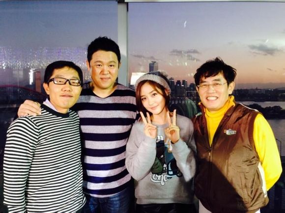 sbs /a>的一款访谈类节目,由 a target="_blank" href="/item/金济东