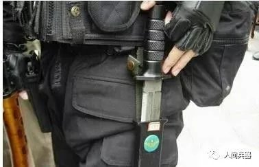 这把颜值满分的伞兵刀据说是中国人用来征服世界的武器_百科TA说