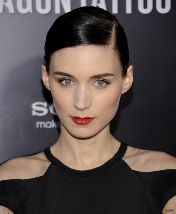  p>鲁妮·玛拉(rooney mara),1985年4月17日出生于美国纽约,美国影视