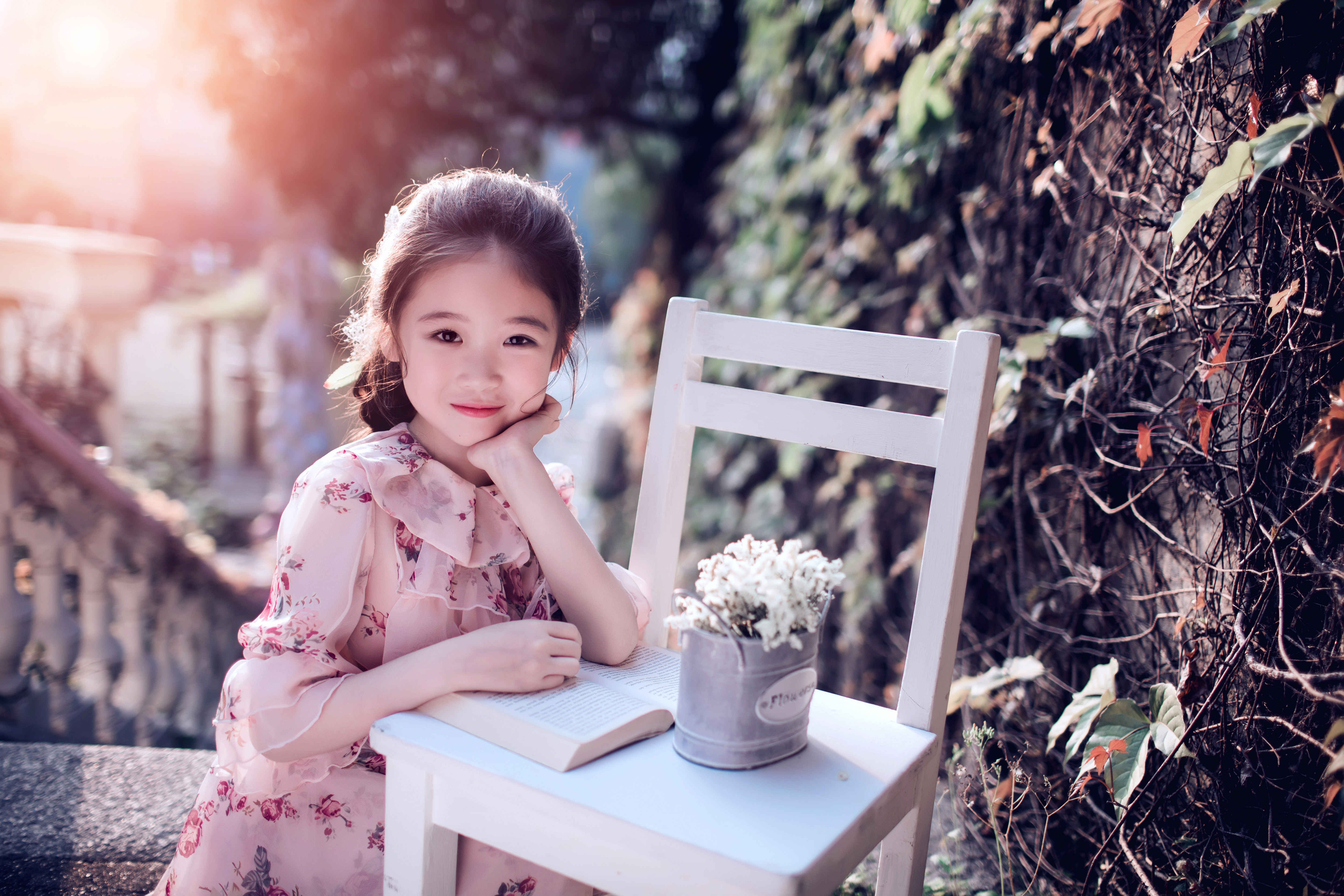  p>邓文怡,2009年11月14日出生于香港,童星,中国香港女歌手.