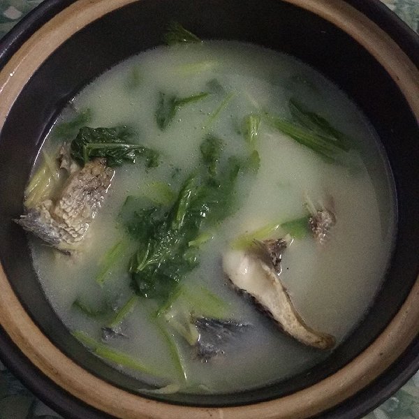 芥菜豆腐鱼汤