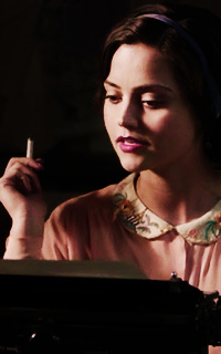 《神秘博士》中的克拉拉·奥斯瓦尔德,英国肥皂剧《 a target="_blank