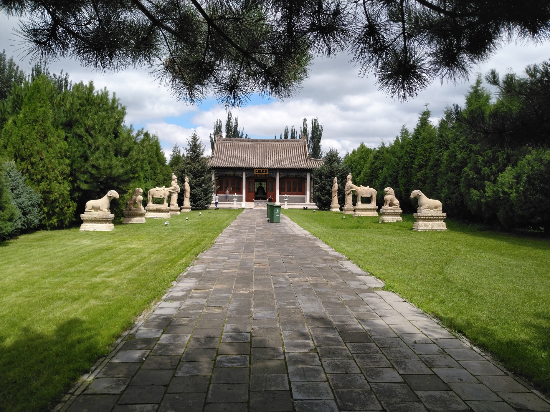  p>栗毓美墓,位于山西浑源县城东门外,为清道光年间河东河道总督栗