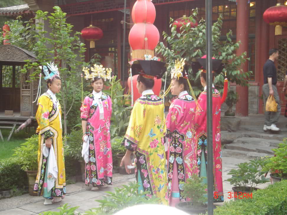  p>打千,清代满族男子下对上通行的一种 a href="#" data-lemmaid="