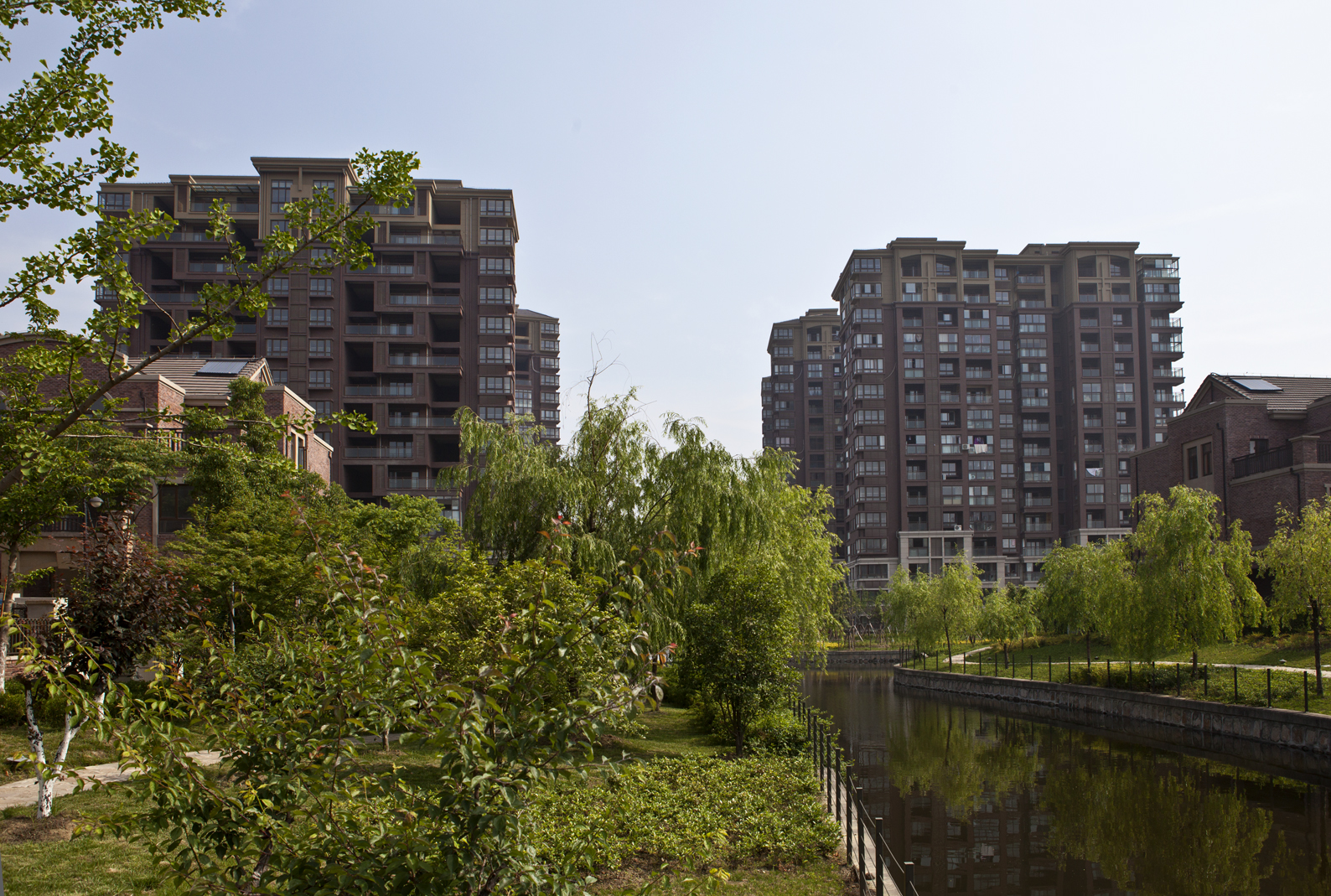  p data-id="gnx4moy3ym">三水萧林,位于昆山市萧林路与江浦路交汇处