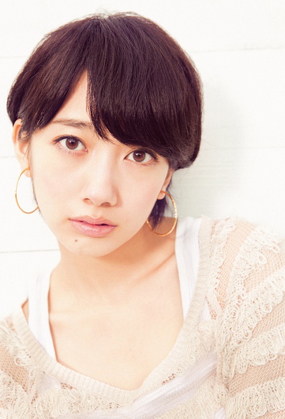  p>南波瑠 i>(haru) /i>,1991年6月17日出生于日本东京都,演员,模特