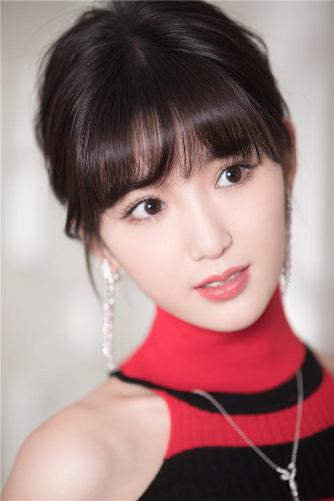  p>毛晓彤,1988年2月16日出生于天津市,中国内地影视女演员,毕业于 a