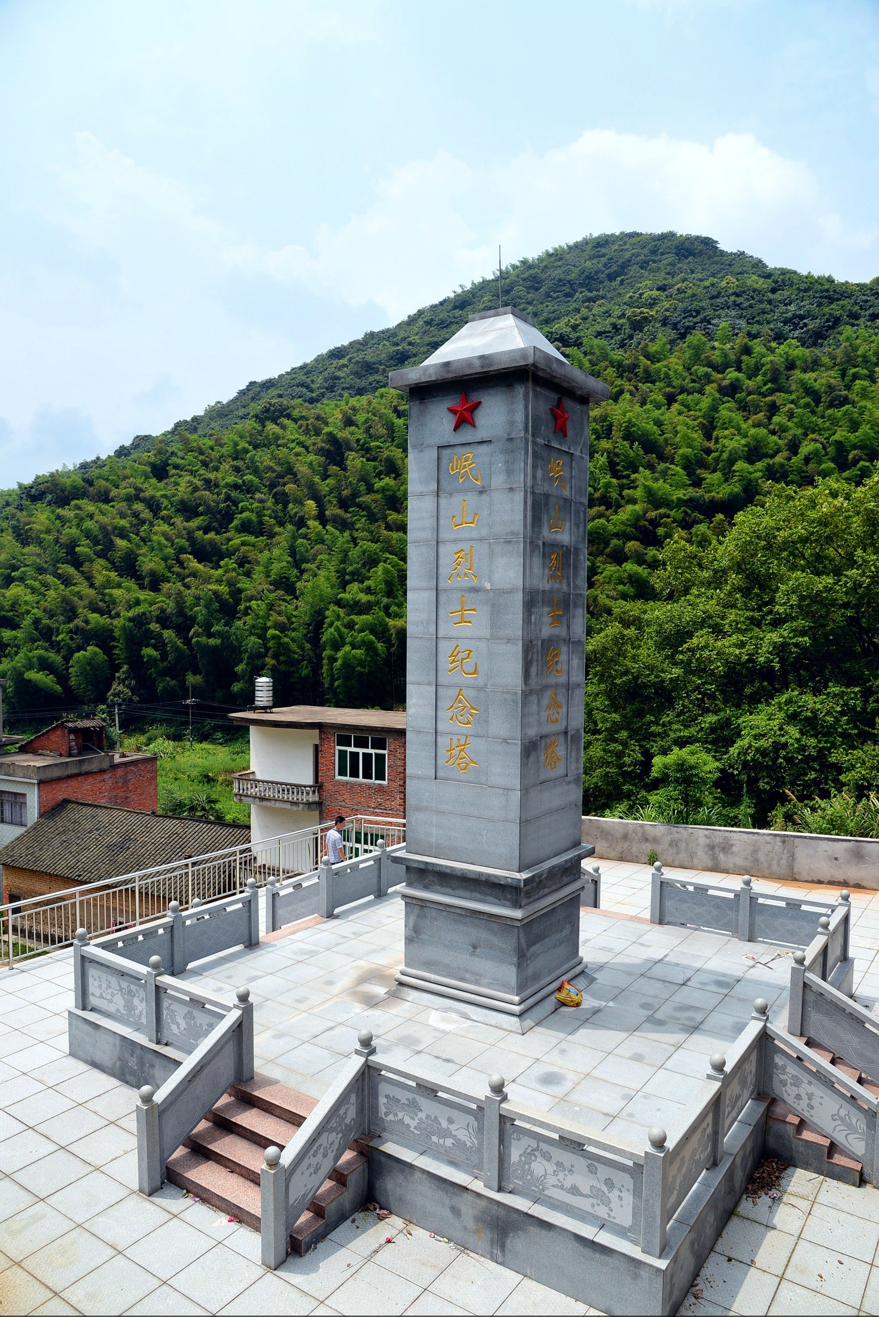 岷山烈士纪念塔(赣北红色根据地)