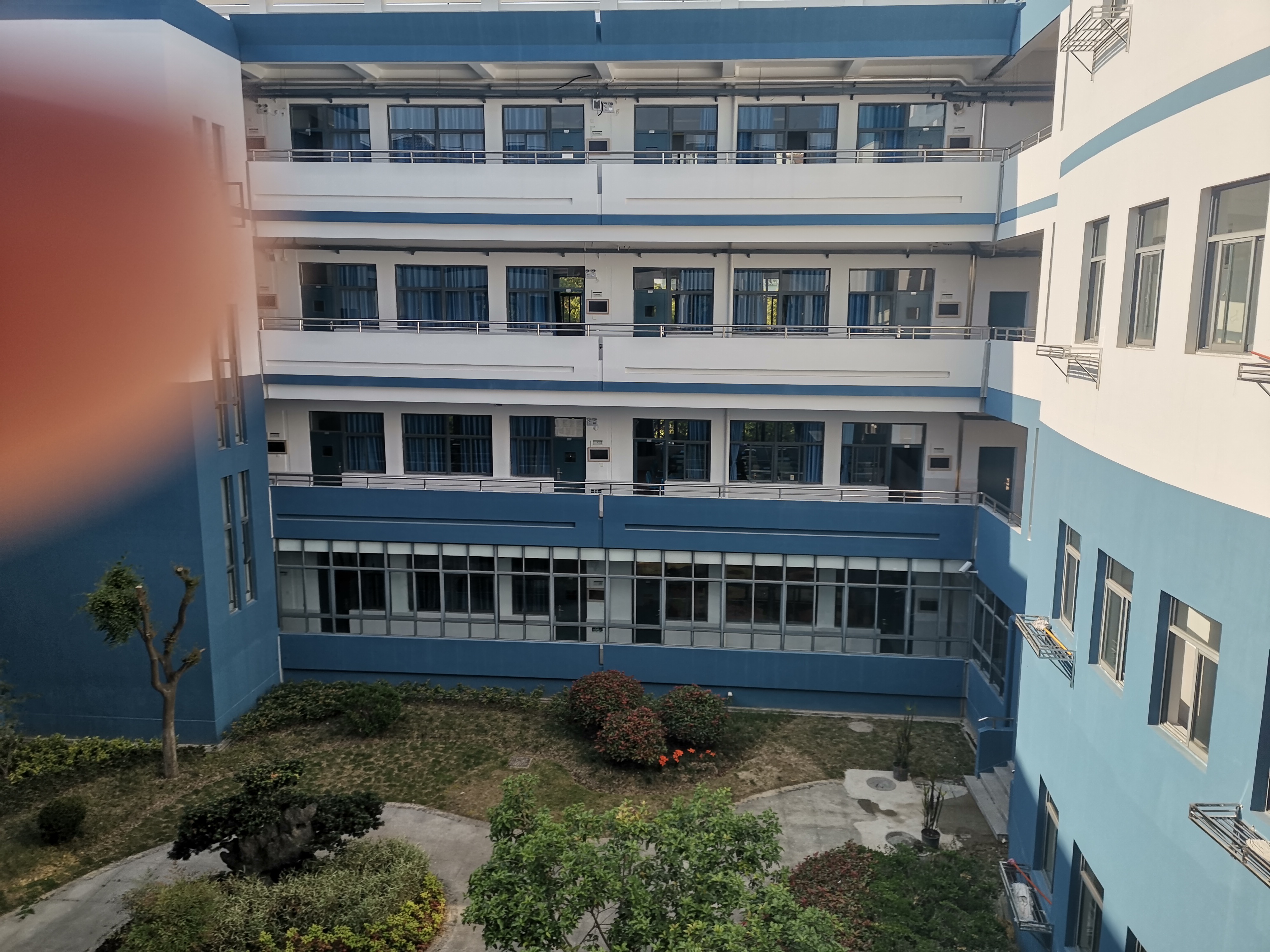 上海市三林中学东校