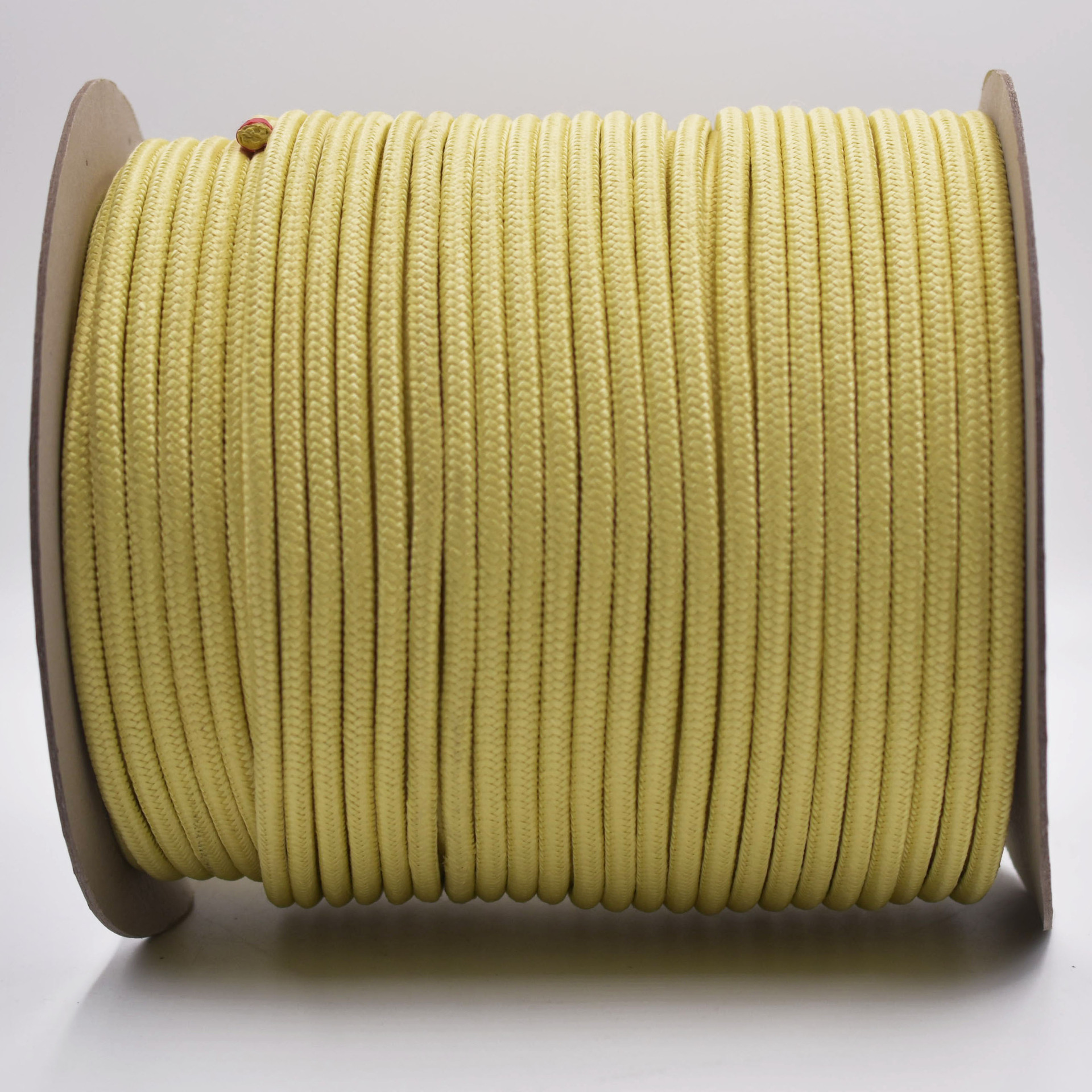 ce">凯夫拉绳成金黄色,是以美国杜邦公司生产的kevlar(r)纤维编织而成