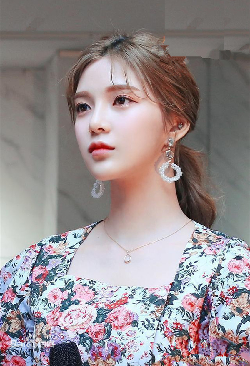 jo so-jin) /i>1991年10月11日出生于韩国庆尚南道昌原市,韩国女