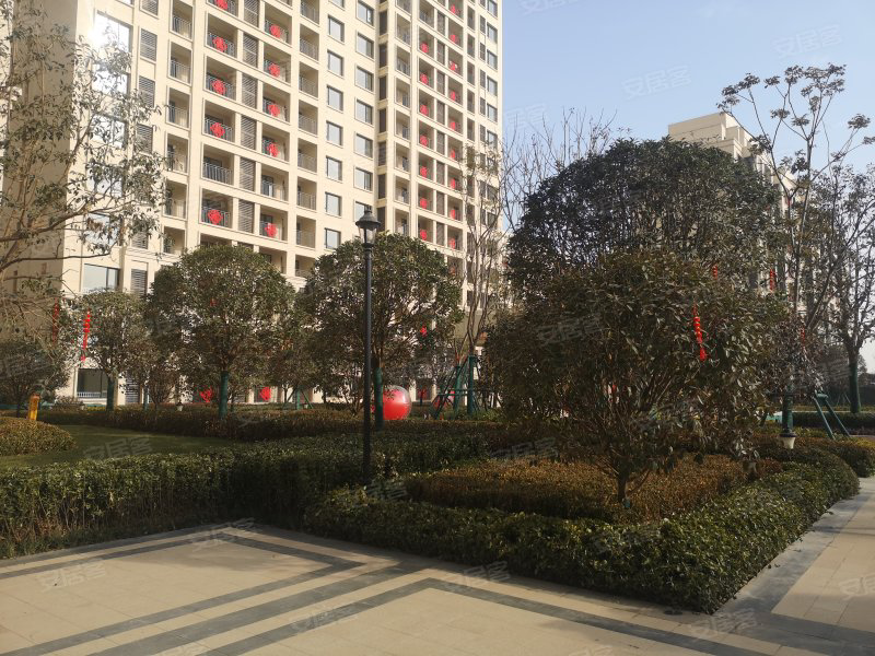 新城悦隽公园里