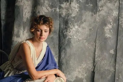  p data-id="ts5jcai17qpd">珍妮·约瑟夫(jenny joseph),是美国的