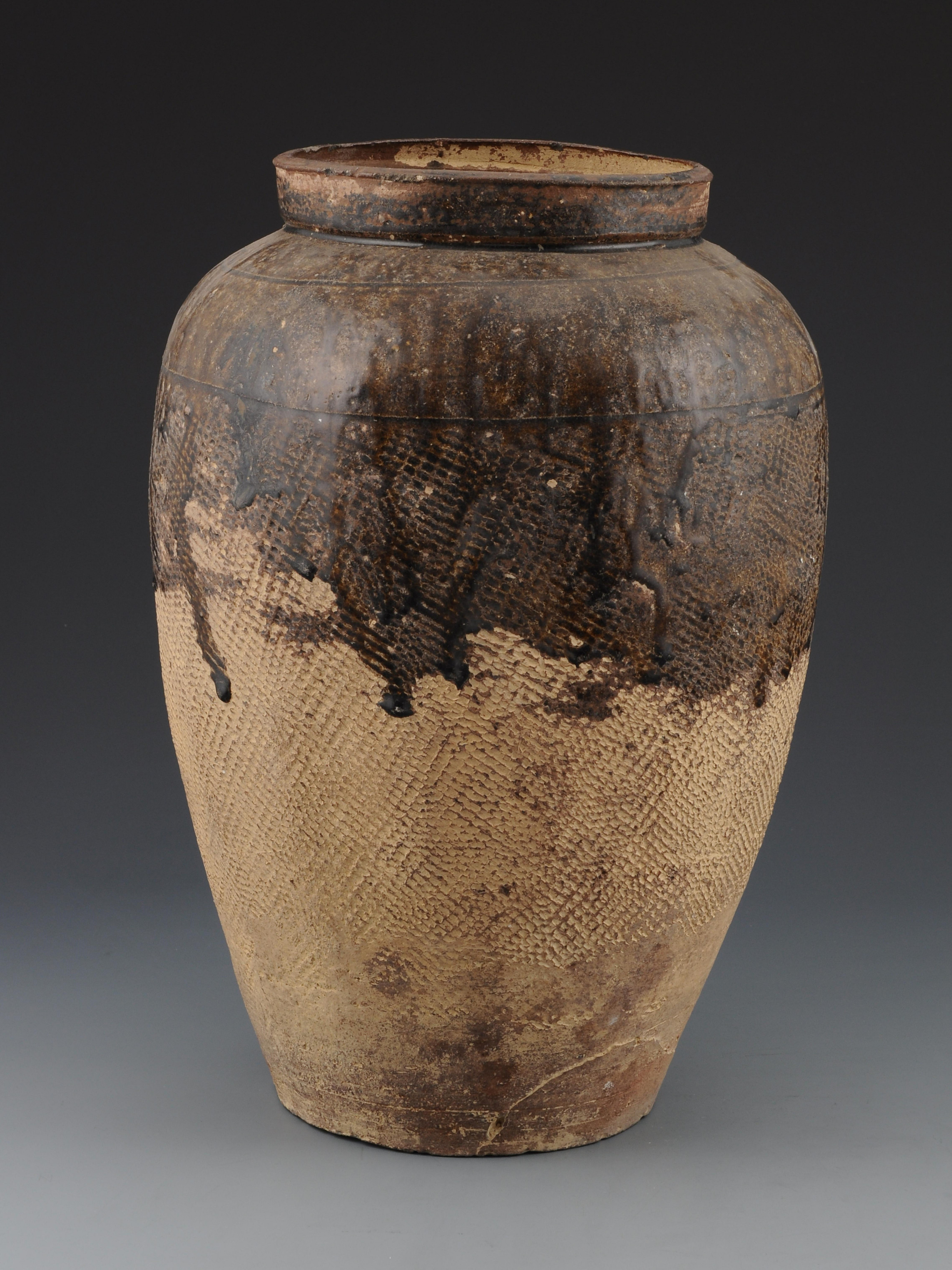 东汉青瓷细方格纹罐