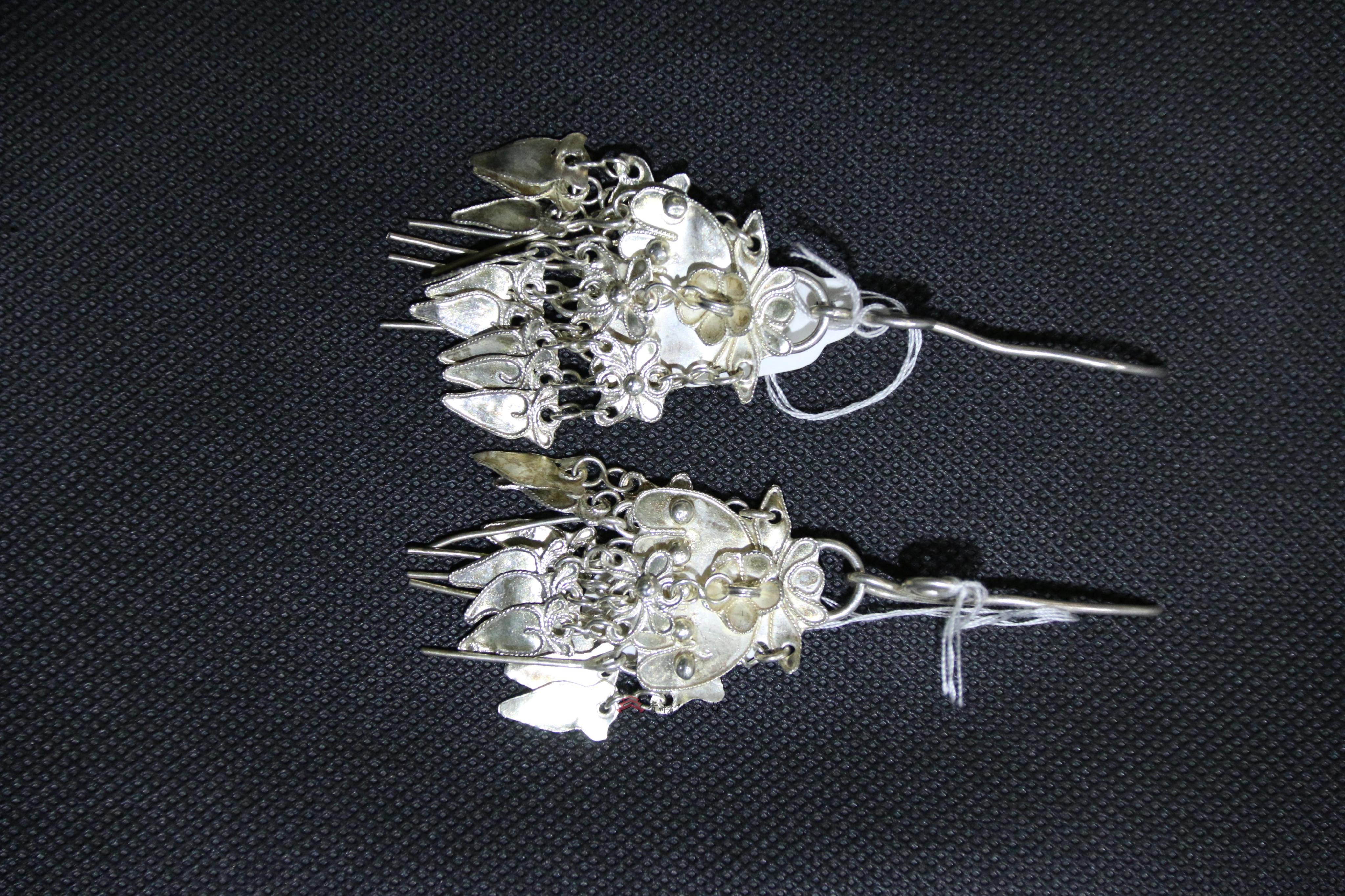 当代苗族银针耳环