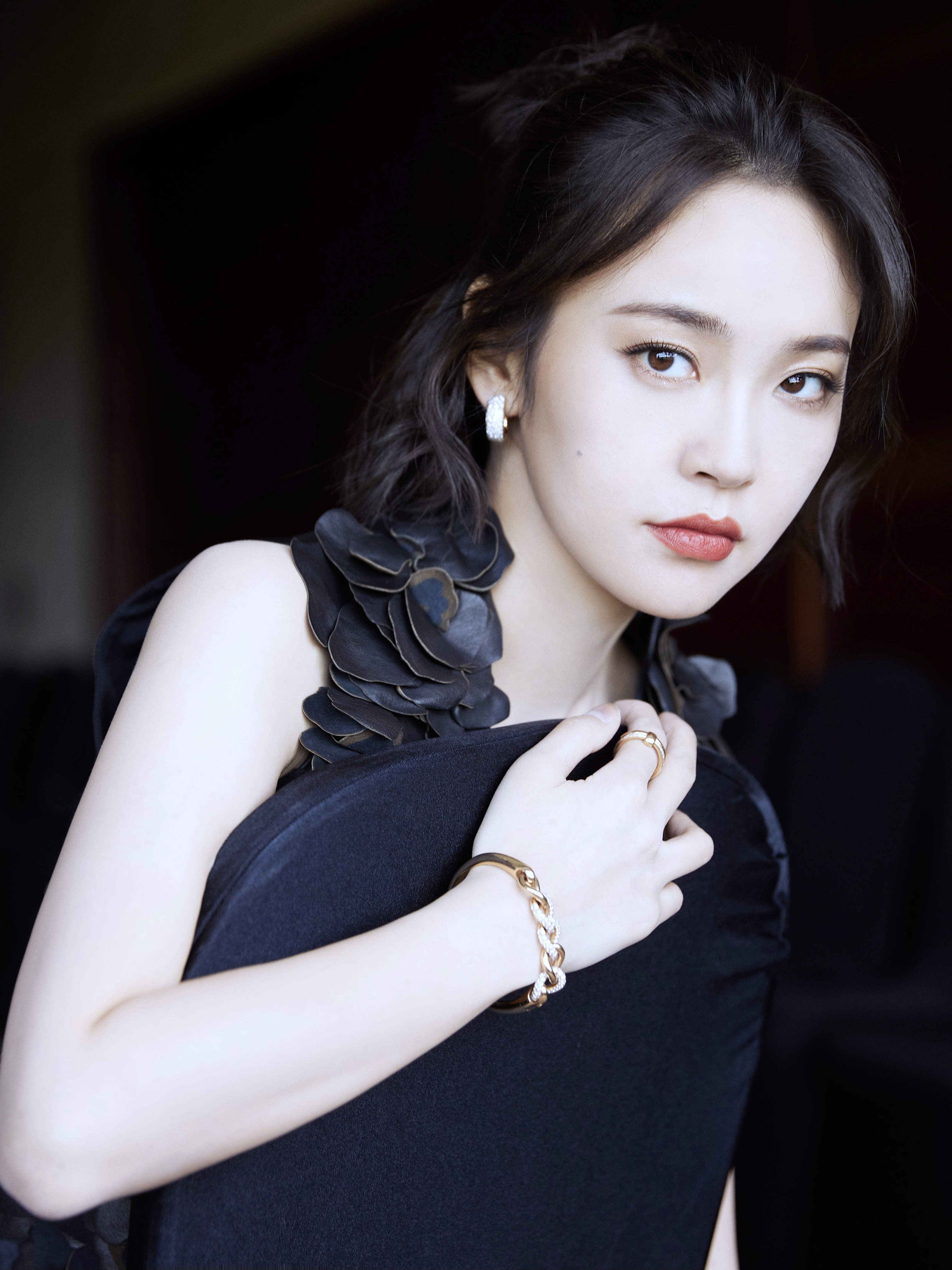 中国内地女演员,毕业于 a target="_blank" href="/item/中央戏剧学院