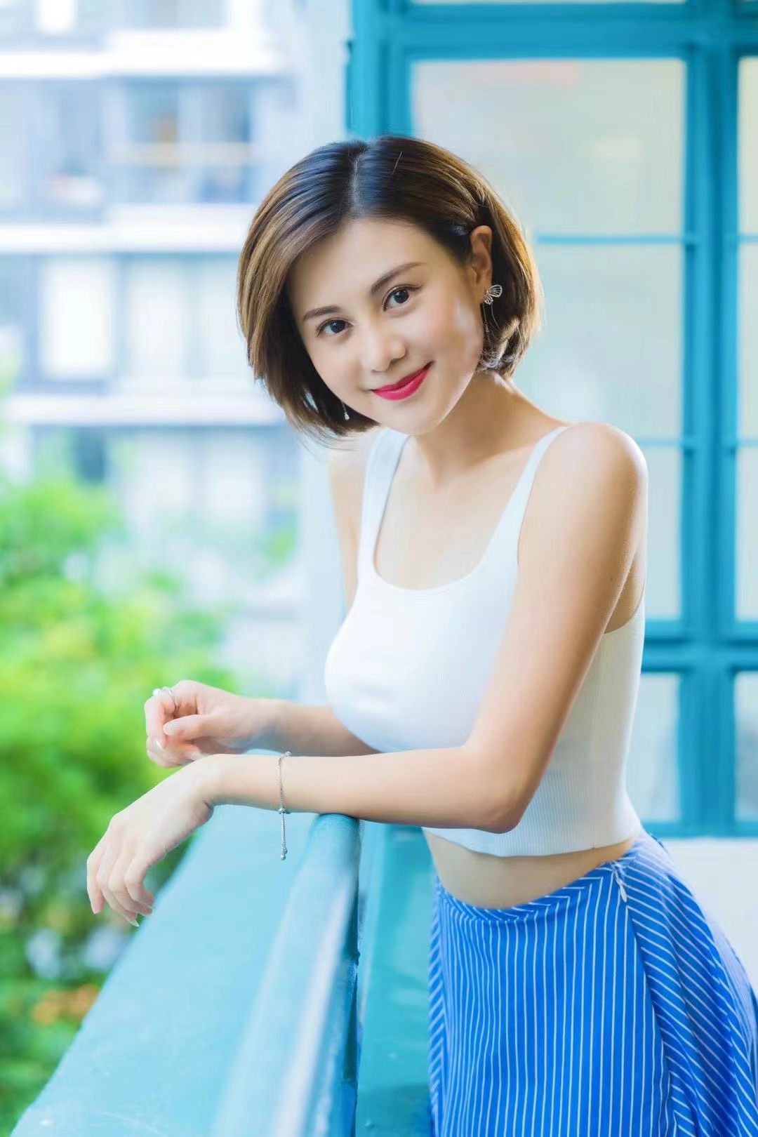 vpd">吴欣纯,女, a target="_blank" href="/item/凤凰卫视/644931"