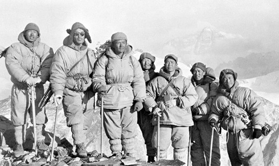  p>《国家相册第三季》是新华社打造的微纪录片,由陈小波担任主讲人.