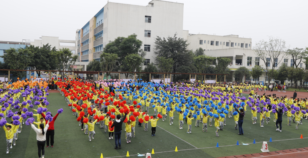  p>凤凰湖小学创建于2015年9月,位于永川区凤凰湖工业园区,占地面积