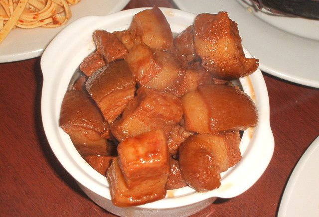 李记坛肉,始于1918年,天津人李学新到山水秀丽,风景优美的铁岭龙首山