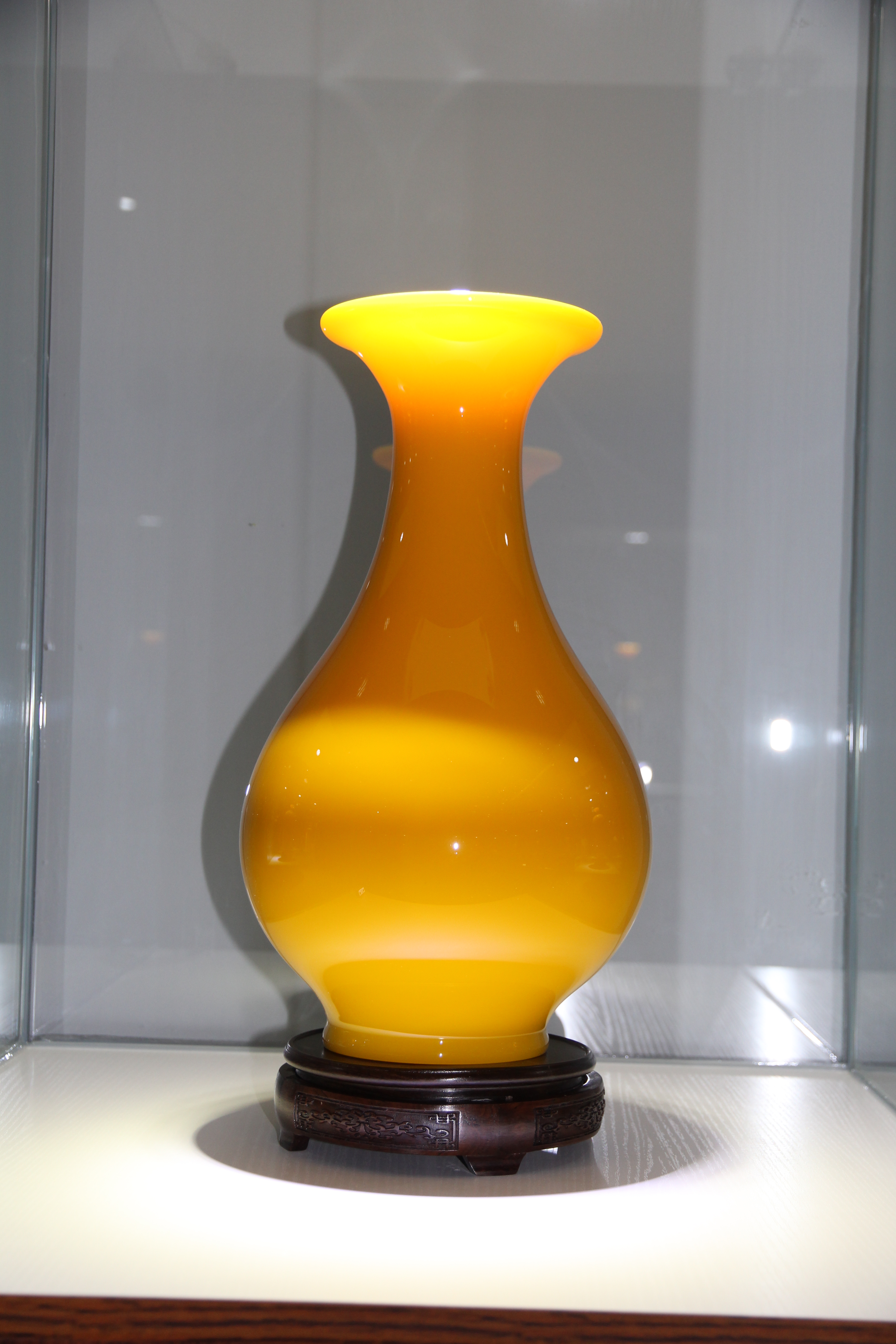 class="ref" data-ctrid="t9p565zejcsl">中国玻璃(琉璃)艺术大师 