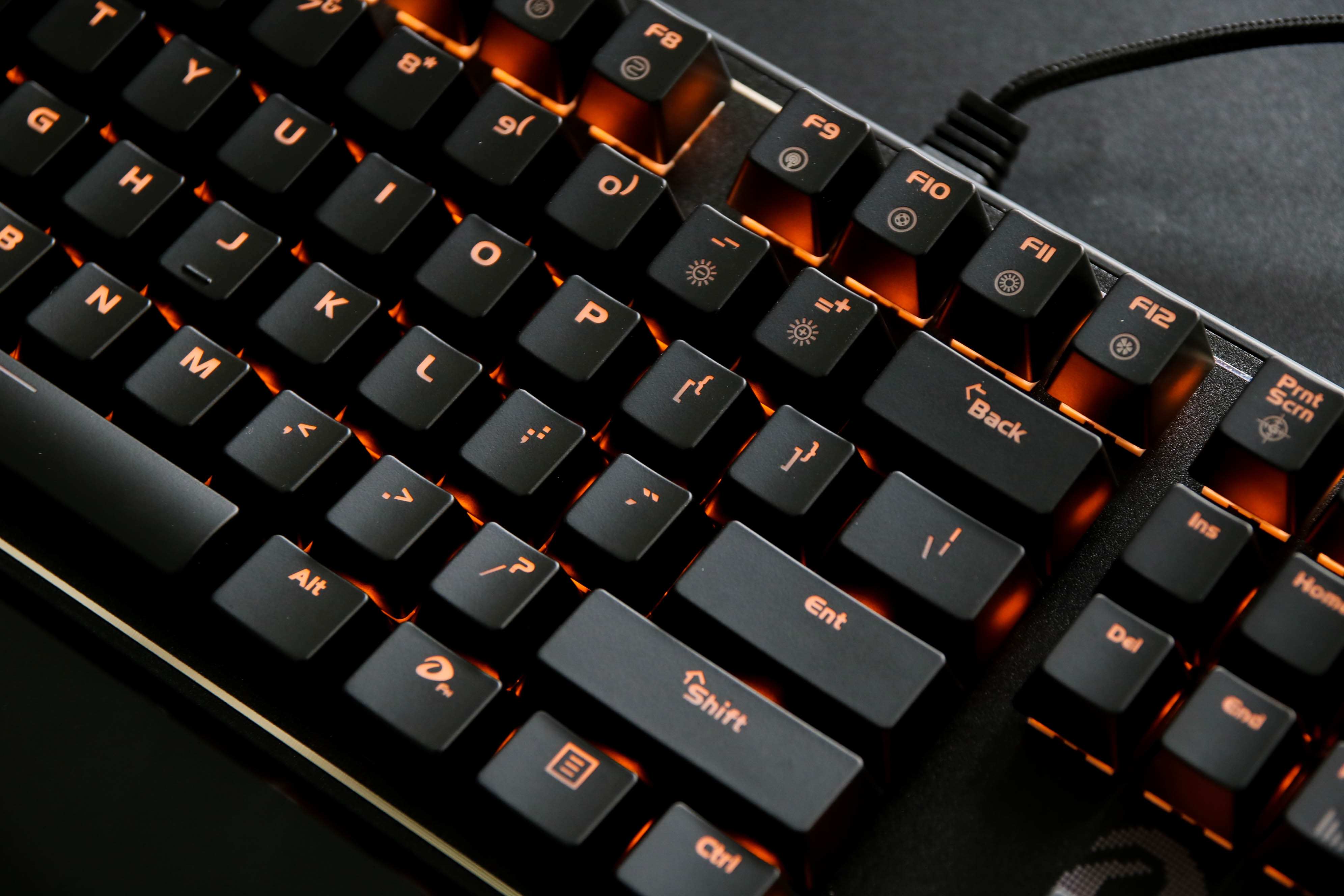 罗技k835有线机械键盘黑色红轴