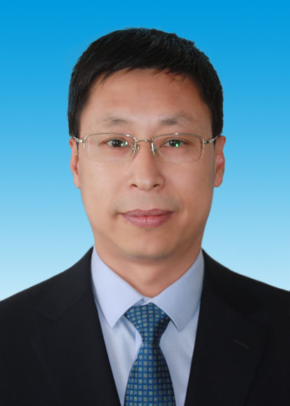 现任中共松山区区委常委,区人民政府党组成员,提名