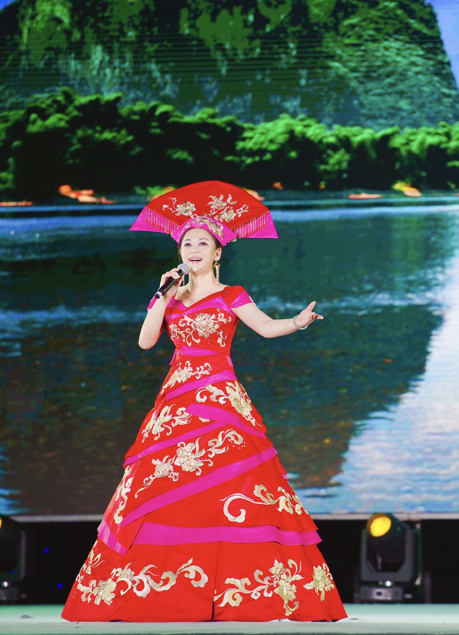  p>李卫红,壮族,国家一级演员, span class="ref" data-ctrid="sxajae