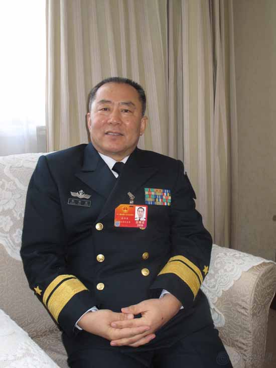 p data-id="gnbpmfwlm3">张华臣,海军东海舰队副司令员,少将军衔.