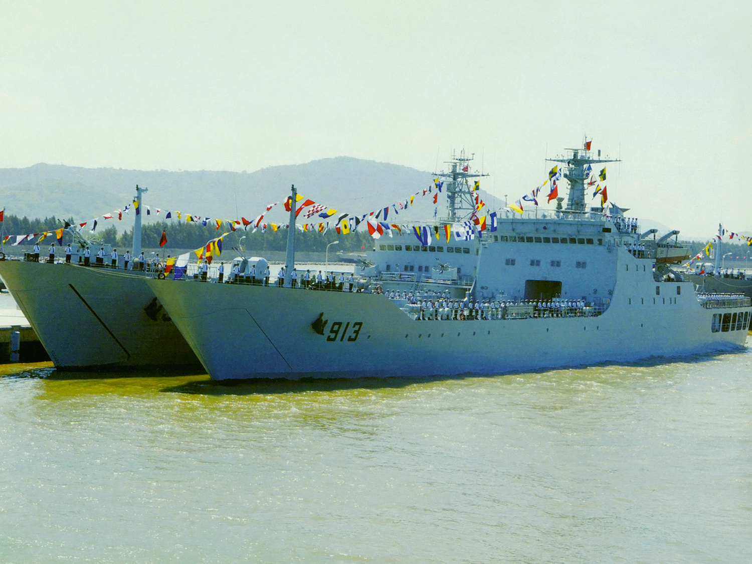 的 a target="_blank" href="/item/072a型登陆舰">072a型登陆舰 /a>