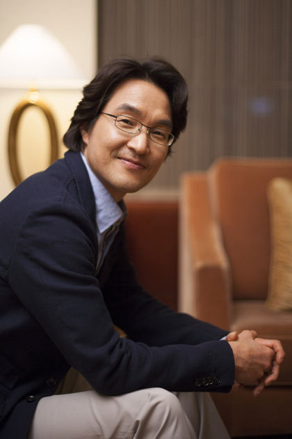  p>韩石圭,1964年11月3日出生于韩国,韩国演员,毕业于 a target="