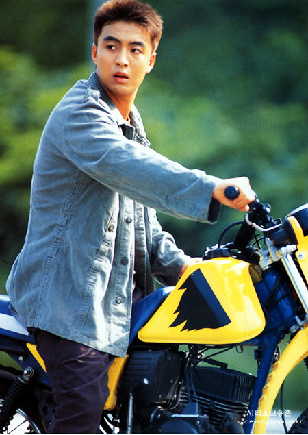  p>裴勇俊(bae yong joon),1972年8月29日出生于首尔,韩国男演员,制作